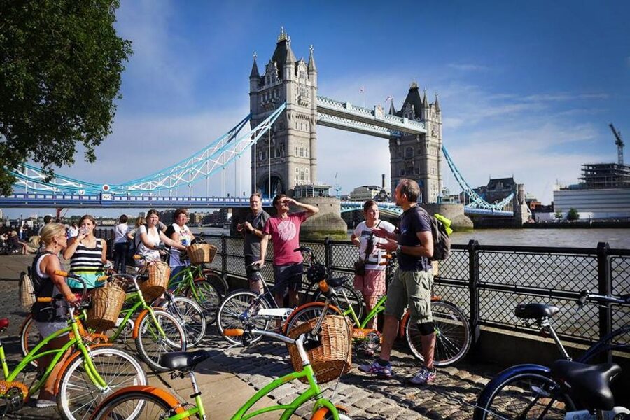 Secret London Tour by Bike - The darker stories: fire, crime, and scandal