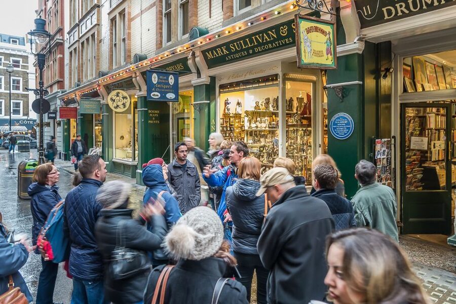 Secrets of London Walking Tour - Superstition, royal ceremony, and a curious ending
