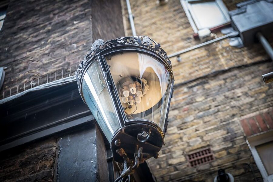 Secrets of London Walking Tour - What the guides add to the experience
