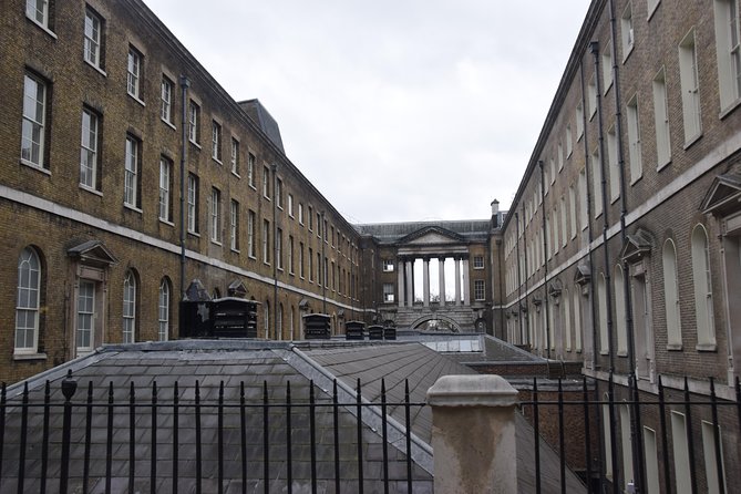 Sherlock Holmes Walking Tour in London - The film locations matter more than 221B Baker Street