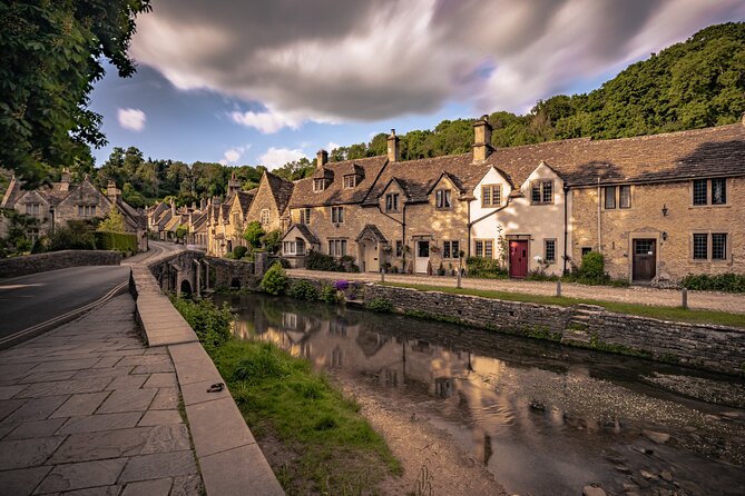Small Group Cotswolds Village, Stonehenge and Bath Tour from London - Your guide can change the feel of the day