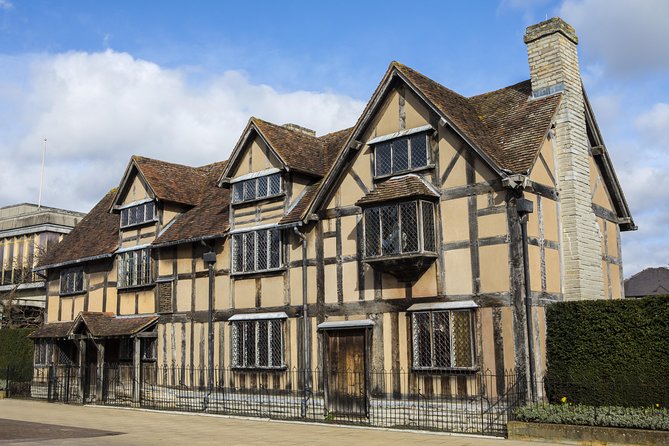 Small Group Cotswolds Villages, Stratford and Oxford Day Tour from London - Who should book this tour