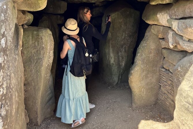 Stonehenge and The Stone Circles of Avebury Day Trip from London - Stonehenge provides the big finish