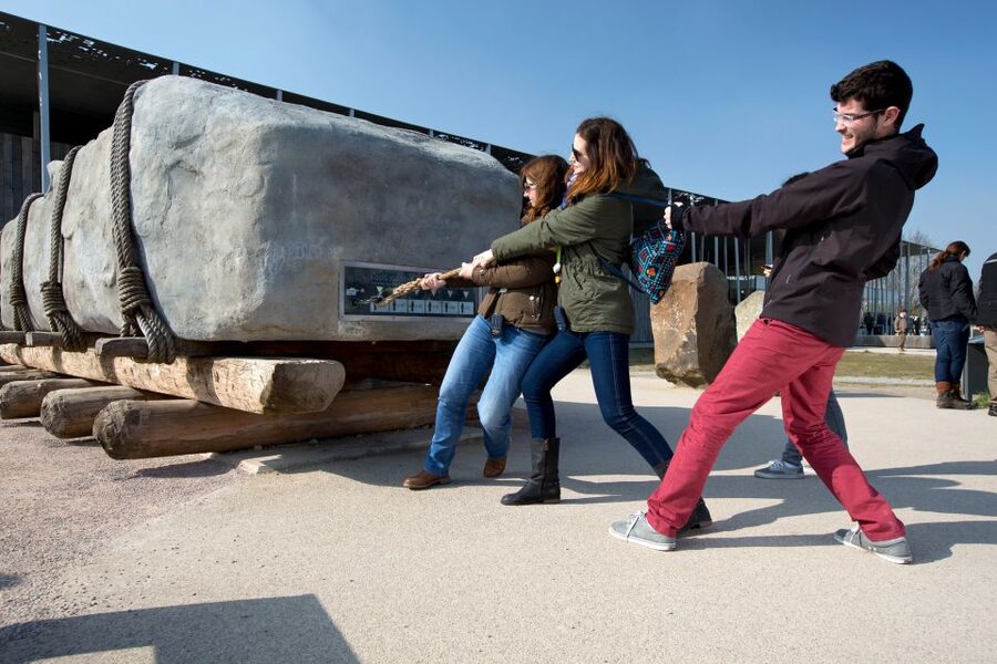 Stonehenge & Bath: Full-Day Coach Tour from London - How the guiding affects the day