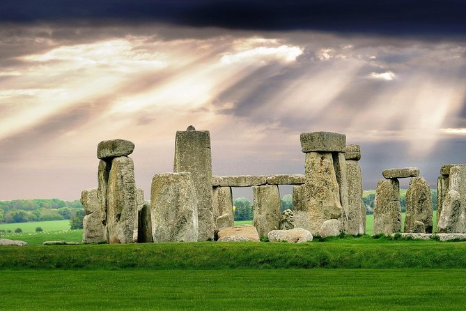 Stonehenge Half Day Tour with Entry and Extra Time - Arriving at the Stonehenge visitor centre