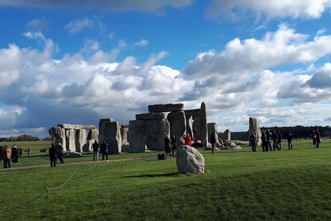 Stonehenge Shuttle Bus from London with Optional Fish & Chips - The real appeal: Stonehenge without the driving headache