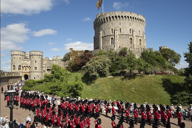 Stonehenge, Windsor Castle, and Bath from London - The guide can make or break the long coach rides