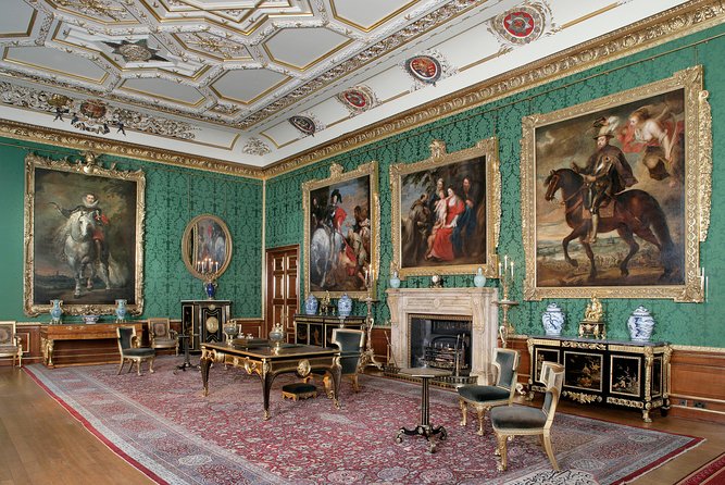 Stonehenge, Windsor Castle and Bath Full Day Guided Tour - Coach comfort and the daily rhythm