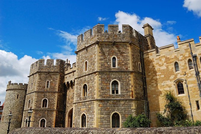 Stonehenge, Windsor Castle and Bath with Pub Lunch in Lacock - The guides and the rhythm of the day
