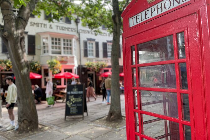 Ted Lasso Tour of Richmond - Richmond Green brings several seasons together