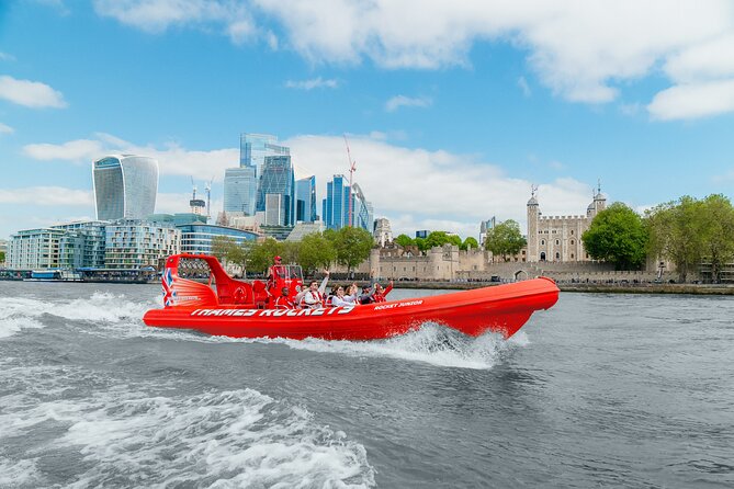 Thames High-Speed Zone Speedboat in London - The safety briefing and the first views