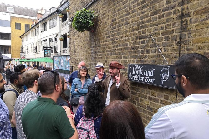 The Cloak and Dagger Tour in London - Borough Market and what lies underfoot