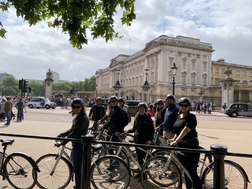 The London "Big Six" and a Pub. 5.5 hour tour - Kensington Gardens, Hyde Park and Buckingham Palace