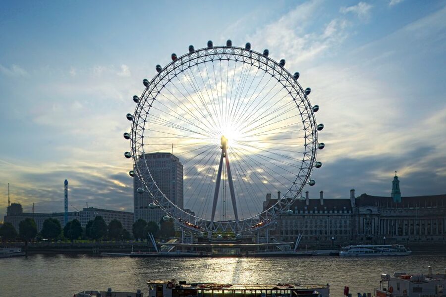 The London Eye Champagne Experience - Boarding a shared London Eye capsule