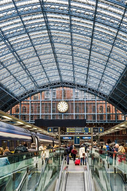 The most complete and exclusive Harry Potter tour in London - Scotland Yard and Westminster shift the mood