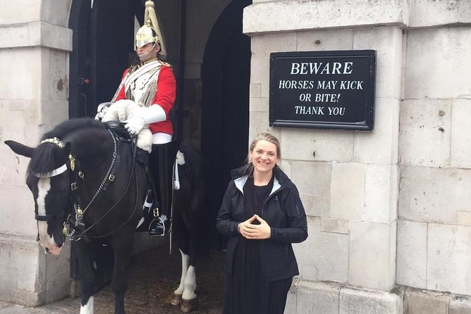The Ultimate 6-hour Private Tour of London in an Iconic Black Cab - What the guide adds to the day
