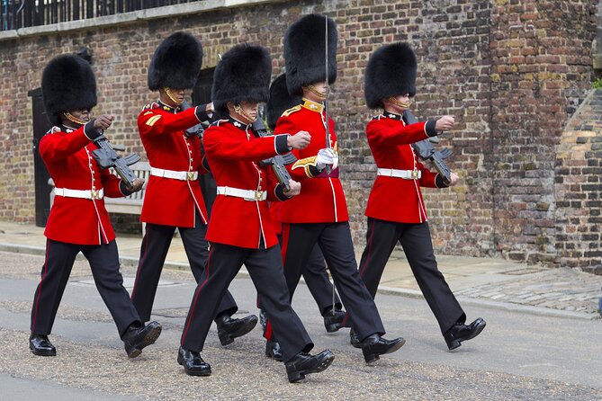Tower of London: Crown Jewels & Beefeater Opening Ceremony - The Thames cruise to Buckingham Palace