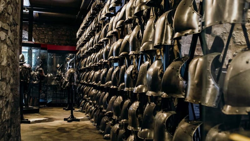 Tower of London Tour with Crown Jewels, plus River Cruise - Using the Thames cruise pass