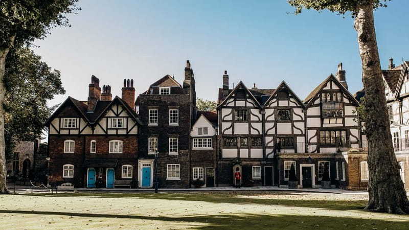 Tower of London Tour with Crown Jewels, plus River Cruise - Morning timing and the first-access question