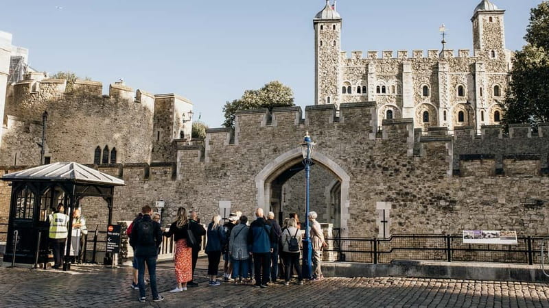 Tower of London Tour with Crown Jewels, plus River Cruise - The Jewel House and 23,000 gemstones