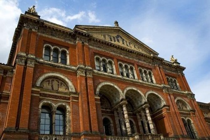 V&A Victoria and Albert Museum Guided Tour in South London - Why the V&A rewards a guided visit