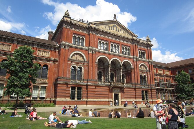 Victoria and Albert Museum Private Tour - Why a private guide helps at the V&A