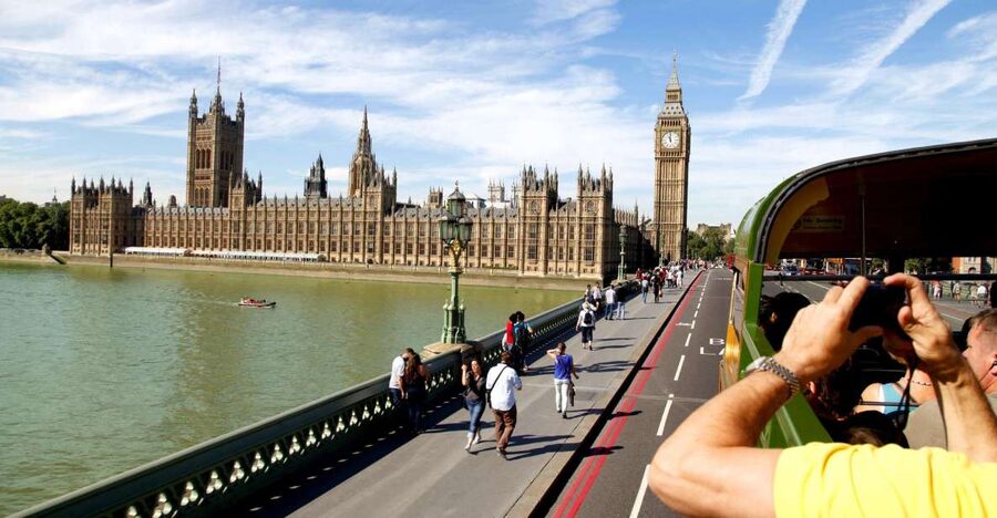 Vintage Double Decker Bus Tour & Thames River Cruise - St Paul’s Cathedral and Wren’s London