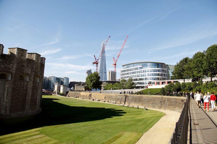 Vintage Double Decker Bus Tour & Thames River Cruise - Watching the Changing of the Guard