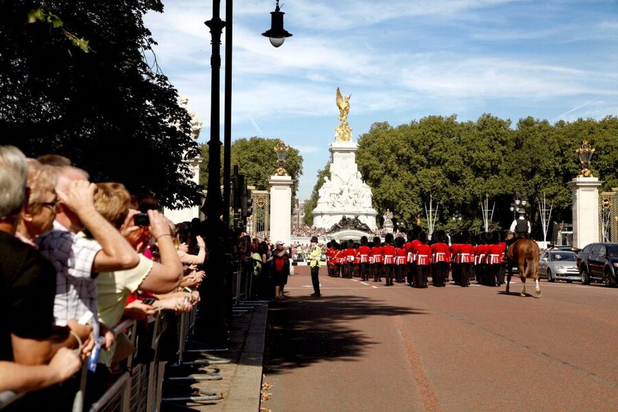 Vintage Double Decker Bus Tour & Thames River Cruise - Seeing Westminster From a Routemaster