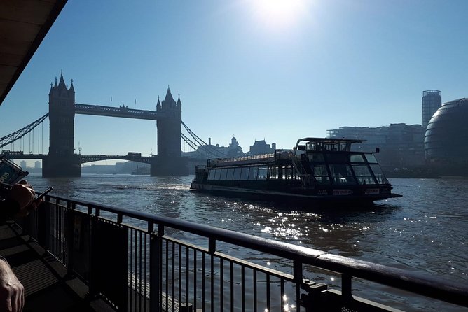 Vintage London Bus Tour Including Cruise with London Eye Option - The Tower of London and the city’s eastern landmarks