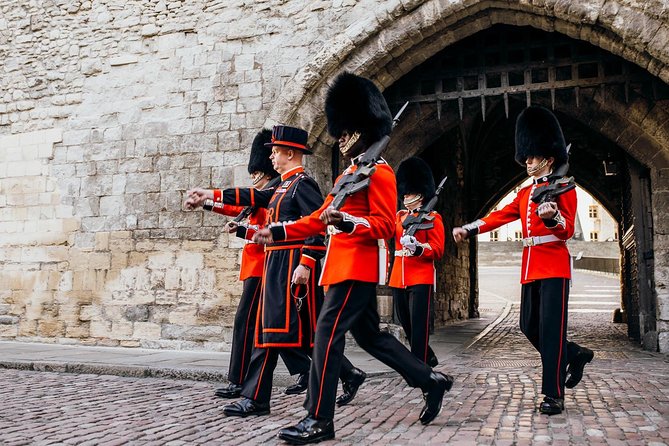 VIP Early Access Opening Ceremony Tower of London & River Cruise - Walking the walls and seeing Edward I’s rooms