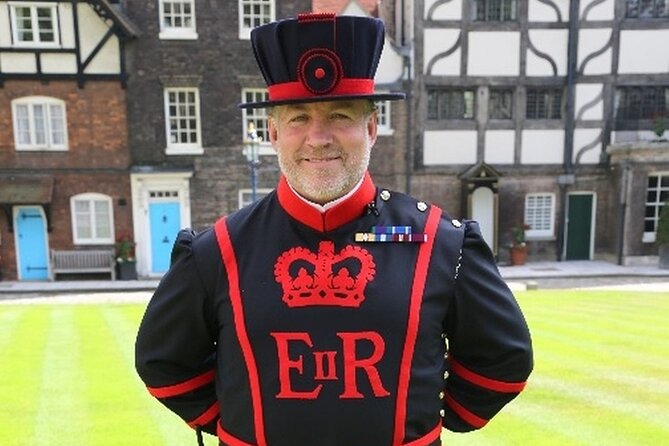 VIP Tower of London and Crown Jewels Tour with Private Beefeater Meet & Greet - How good is the guiding?