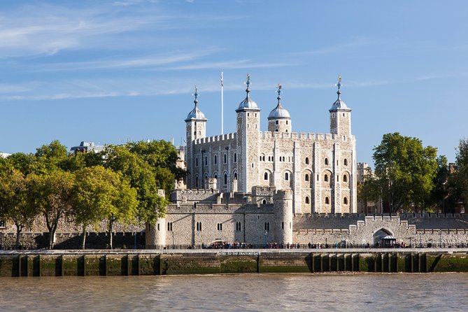 VIP Tower of London and Crown Jewels Tour with Private Beefeater Meet & Greet - Who should book this Tower of London tour?