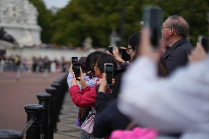 Westminster Abbey, Big Ben, Buckingham Guided Tour of London - Walking through St. James’s Park to Buckingham Palace