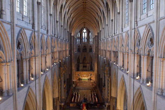 Westminster Guided Walking Tour with Abbey Entry - Trafalgar Square and the city’s public stage