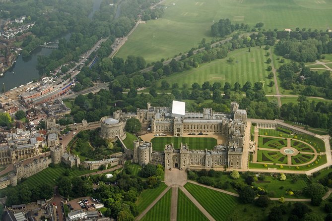 Windsor Castle Tour from London with Transportation & Audio Guide - St. George’s Chapel and the royal burials