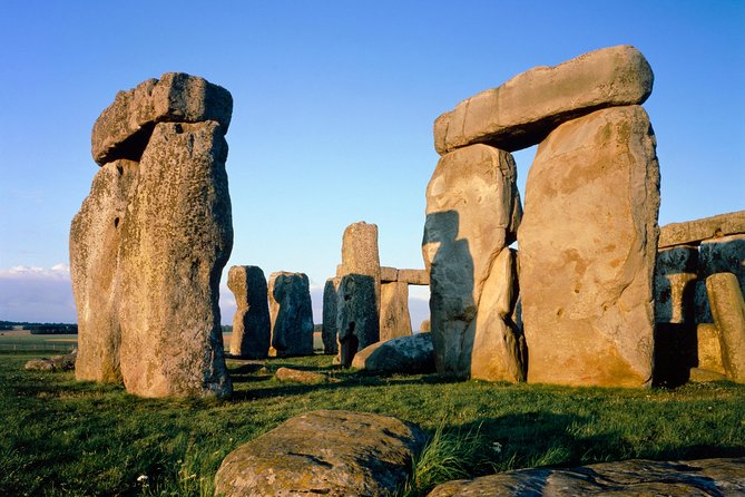 Windsor, Stonehenge and Bath Day Trip from London Spanish - Who should book this day trip?